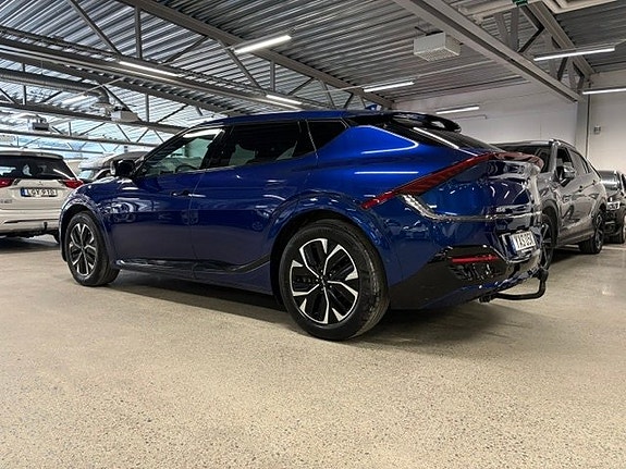 Kia EV6 3 of 5