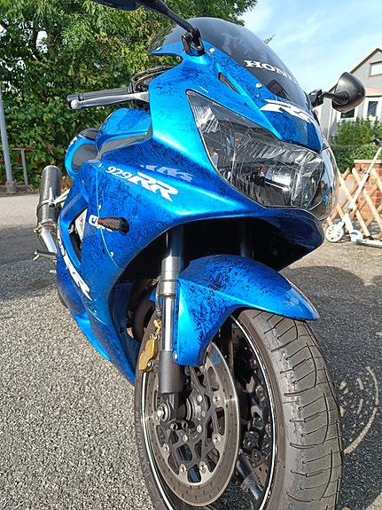 Honda CBR900RR / CBR929 2 of 7