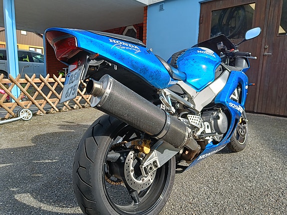 Honda CBR900RR / CBR929 3 of 7