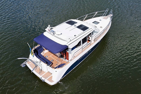 Aquador 32 C (2010) D6-370, få timmar, sv såld, mkt fin! 2 of 5