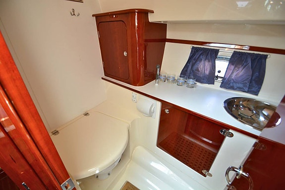 Aquador 32 C (2010) D6-370, få timmar, sv såld, mkt fin! 11 of 12