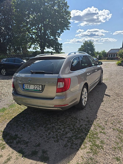 Skoda Superb 4 of 5
