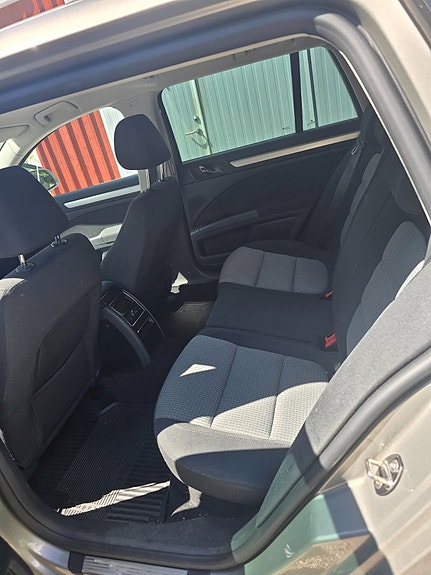 Skoda Superb 6 of 8