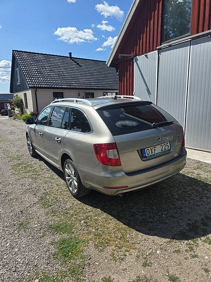 Skoda Superb 3 of 5
