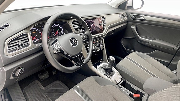 Volkswagen T-Roc 7 of 12