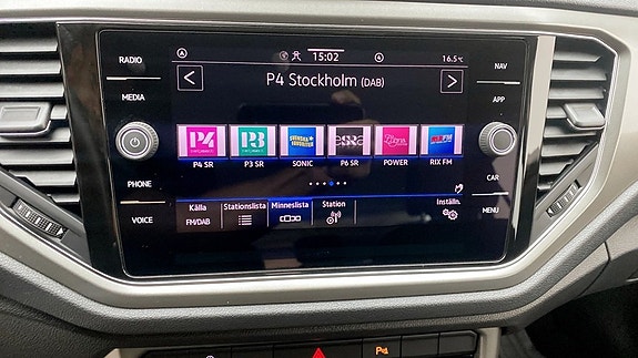 Volkswagen T-Roc 9 of 12