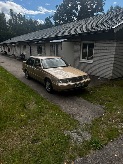 Volvo 960 2 of 13