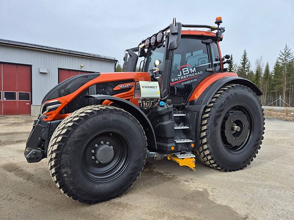 Valtra Q285 2025 ca 152 h Nyskick Underbett Bra spec PTO Bac 2 of 5
