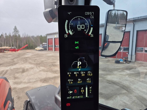 Valtra Q285 2025 ca 152 h Nyskick Underbett Bra spec PTO Bac 7 of 10
