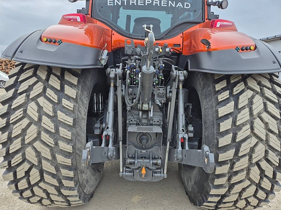 Valtra Q285 2025 ca 152 h Nyskick Underbett Bra spec PTO Bac 9 of 10