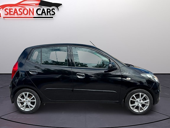 Hyundai i10 2 of 5