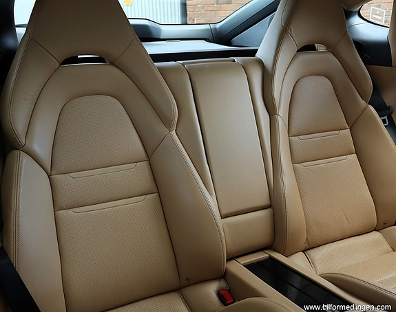 Porsche Panamera 4 11 of 21