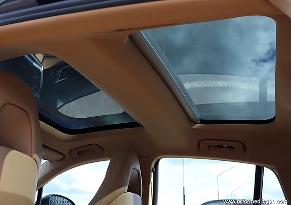 Porsche Panamera 4 9 of 21