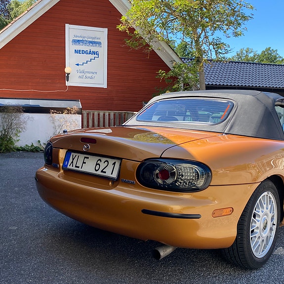Mazda MX-5 4 of 5