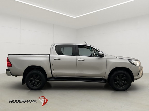 Toyota HiLux 2 of 5