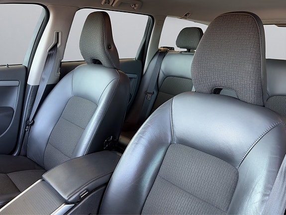 Volvo V70 14 of 23