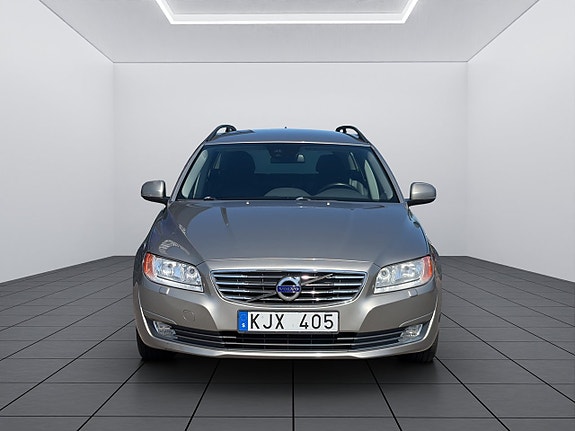 Volvo V70 7 of 23