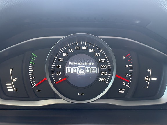 Volvo V70 11 of 23