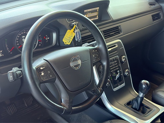 Volvo V70 10 of 23