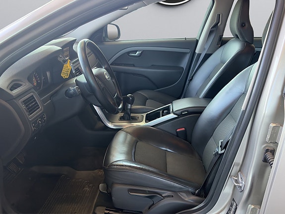 Volvo V70 8 of 23