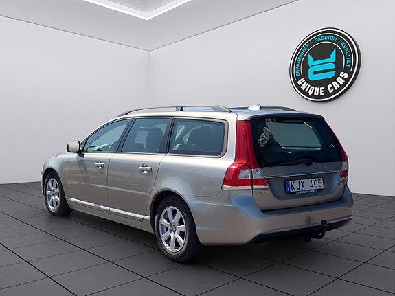 Volvo V70 4 of 5