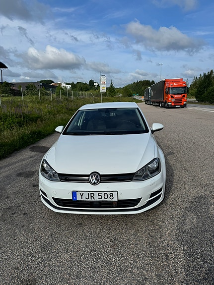 Volkswagen Golf VII 7 of 17