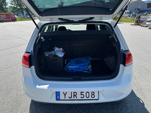 Volkswagen Golf VII 12 of 17