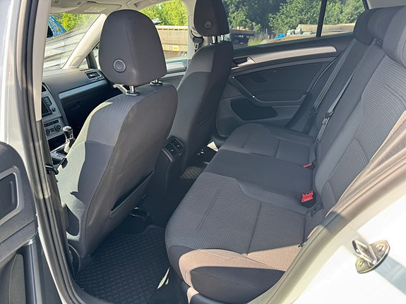 Volkswagen Golf VII 13 of 17