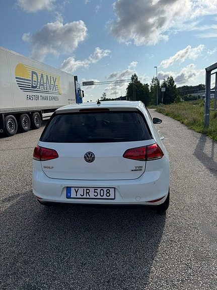 Volkswagen Golf VII 10 of 17