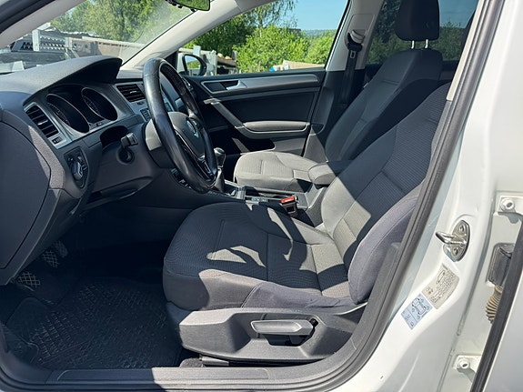 Volkswagen Golf VII 14 of 17