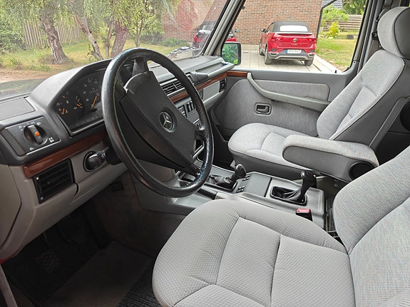 Mercedes-Benz 300 GD 4 of 5