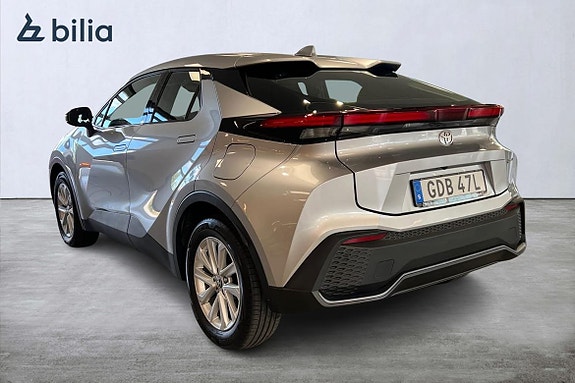 Toyota C-HR 2 of 5