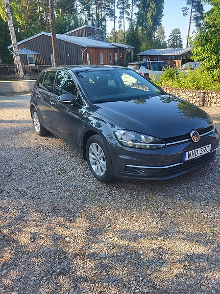 Volkswagen Golf VII 2 of 5