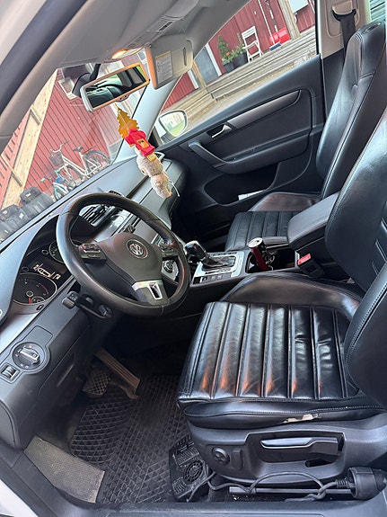 Volkswagen Passat 8 of 11