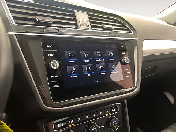 Volkswagen Tiguan 18 of 26