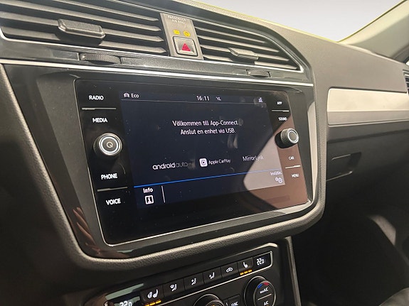 Volkswagen Tiguan 19 of 26