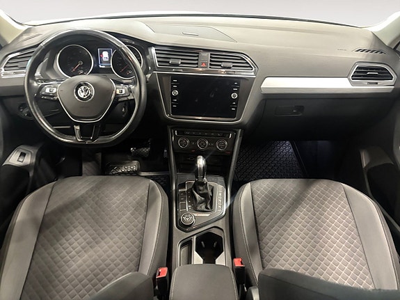 Volkswagen Tiguan 10 of 26