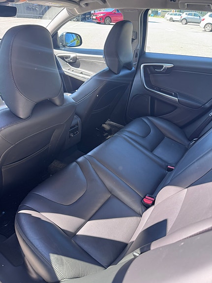 Volvo V60 4 of 4