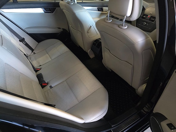 Mercedes-Benz C180 10 of 11