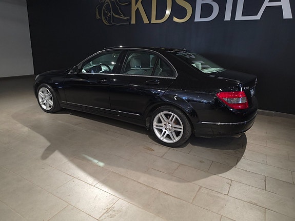Mercedes-Benz C180 3 of 5