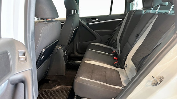 Volkswagen Tiguan 5 of 17