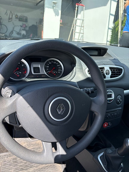 Renault Clio 7 of 14