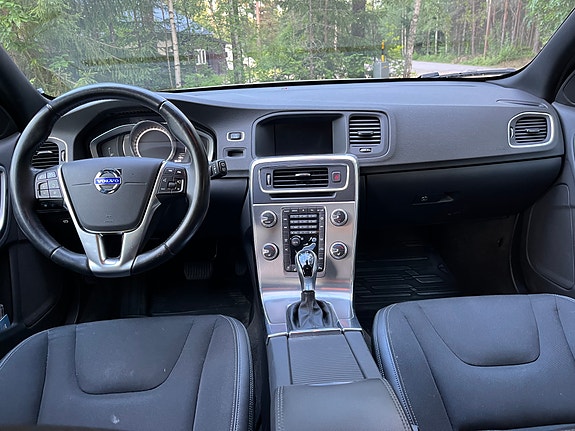 Volvo V60 3 of 5