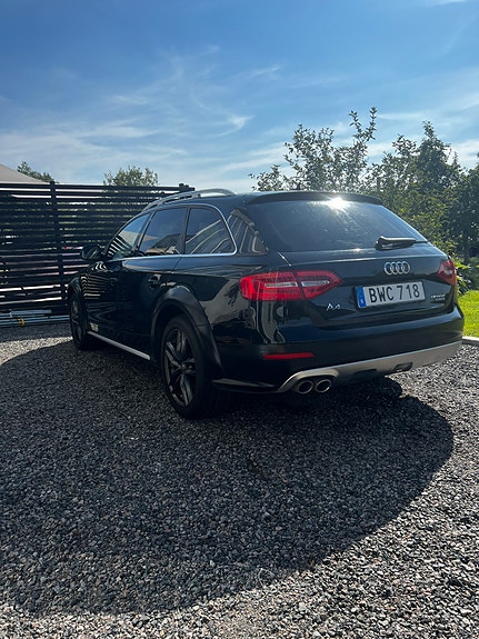 Audi A4 allroad 2 of 5