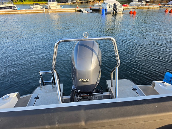 Husky R7 3 of 3