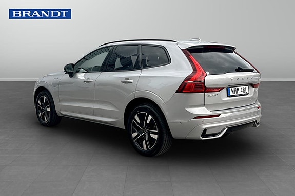 Volvo XC60 2 of 5