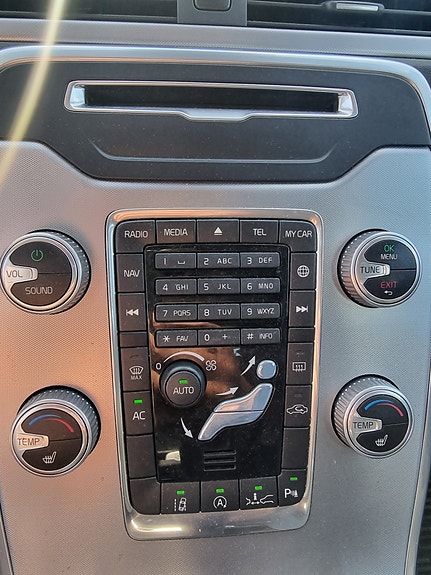 Volvo V70 11 of 20