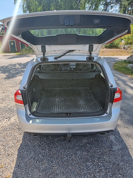 Volvo V70 6 of 20