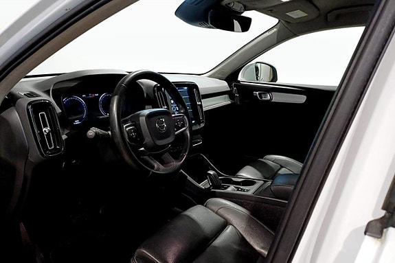 Volvo XC40 5 of 5