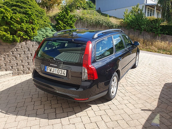 Volvo V50 4 of 11